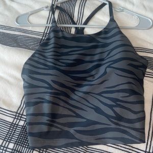 Old navy workout top size medium